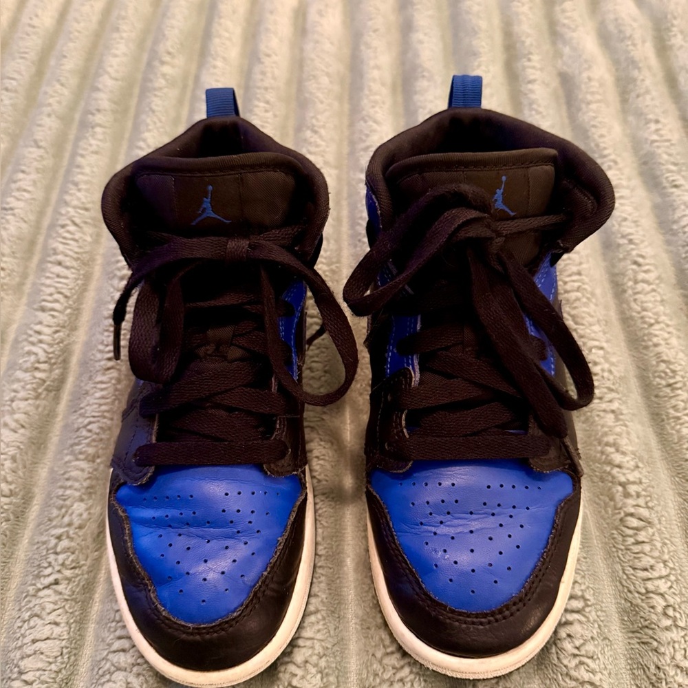 Boys Nike Air Jordan 1 Mid Hyper Tumbled Leather